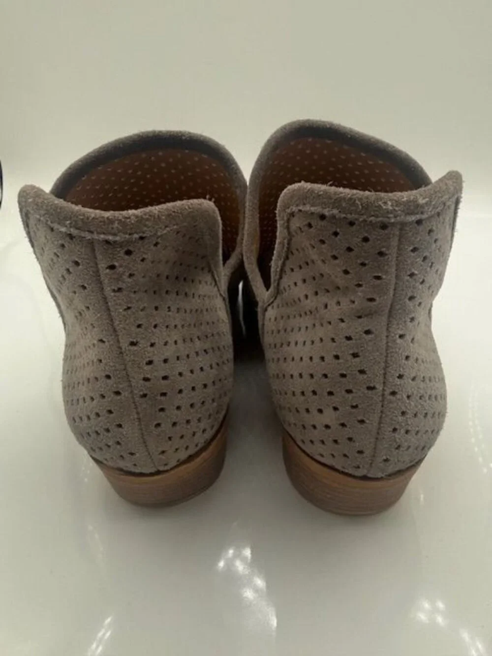 Lucky Brand Women's Gray Suede Leather Perforated BROOKLIN Ankle Bootie Size 12M - Picture 4 of 7